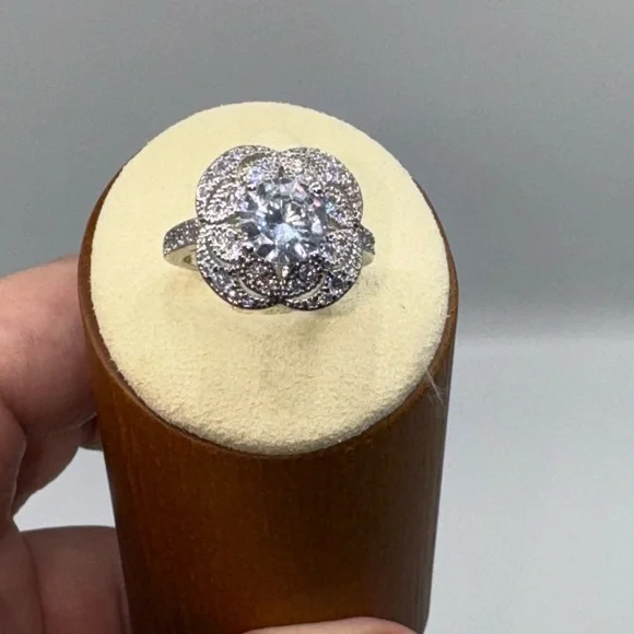 18k 2.5ct Art Deco Ring - Picture 9 of 11